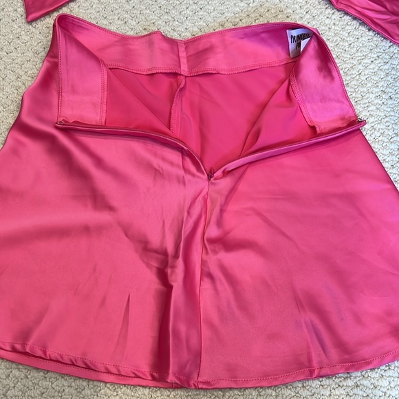Princess Polly hot pink two piece skirt and bandeau top with tie size 0 - Picture 5 of 7